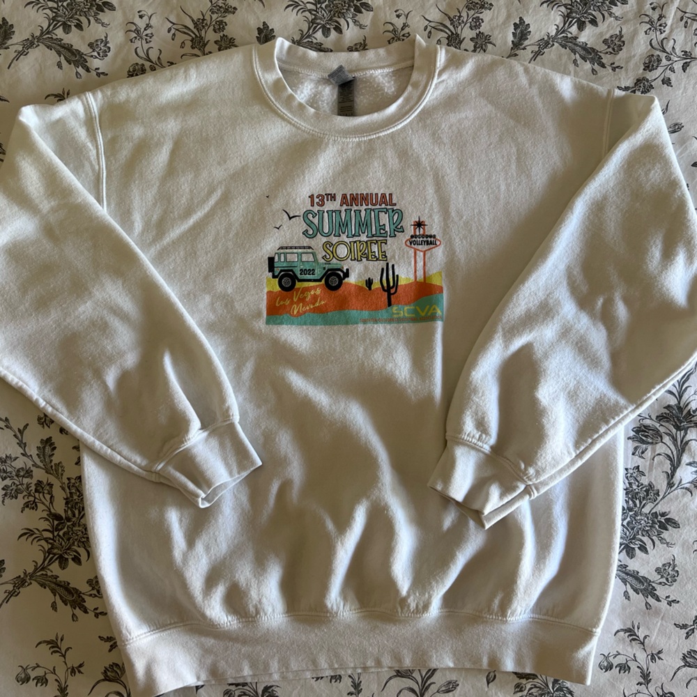 Gildan | Volleyball 🏐 Sweatshirt - Size L (White)